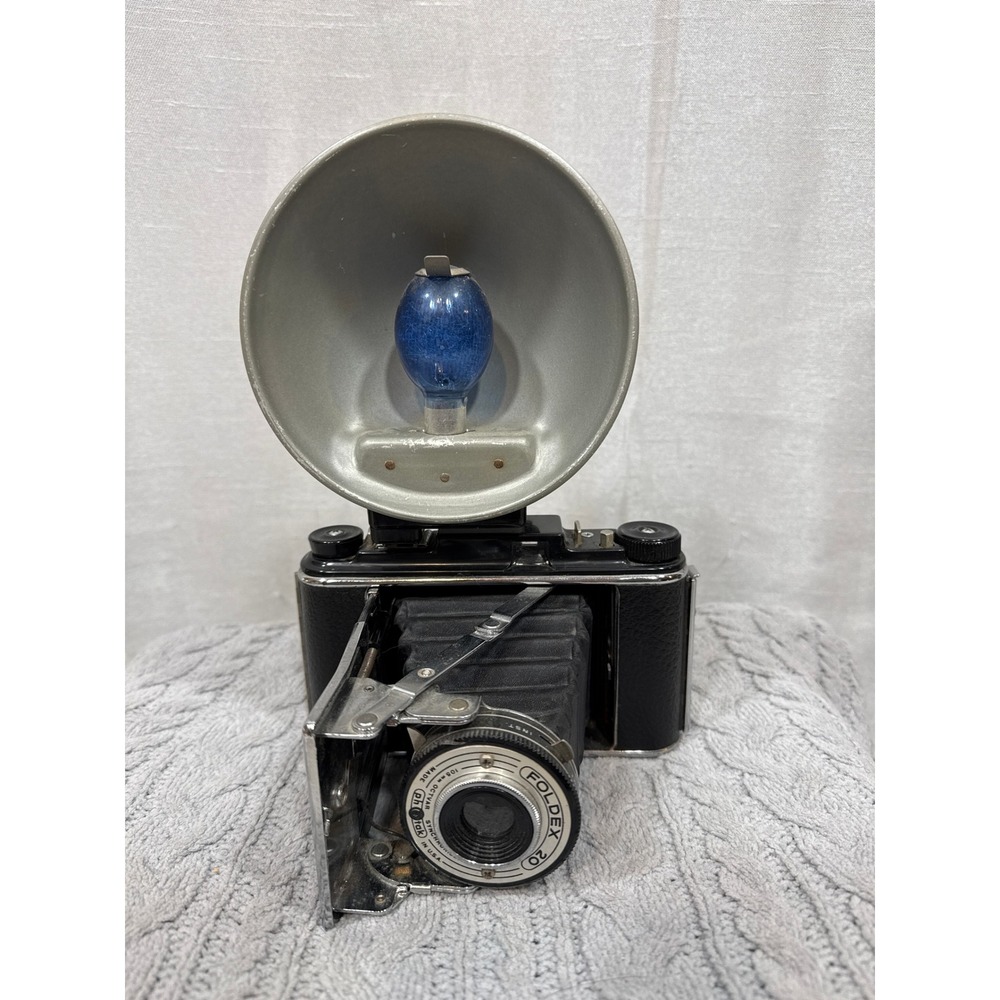 Vintage Pho-Tak Foldex 20 Folding Camera 105mm Octvar Lens with Flash Unit USA - Picture 1 of 9
